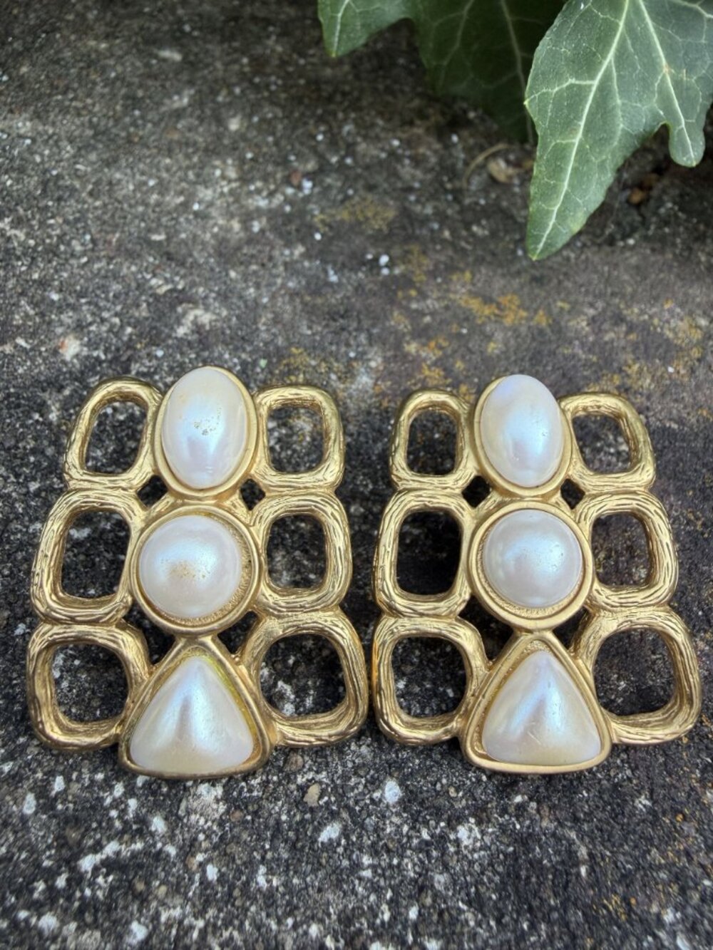 80s Avon Gold Tone Cutout Openwork Faux Pearl Pierced Door Knocker Earrings VTG